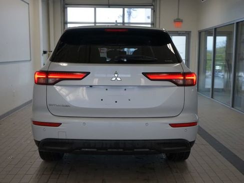 Used 2022 Mitsubishi Outlander ES AWD/4WD image 11