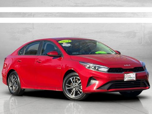 Used 2024 Kia Forte LXS image 2