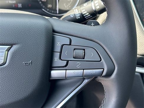 Used 2025 Cadillac XT6 Luxury image 6