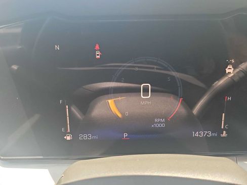 Used 2025 Chevrolet Trax LT FWD image 22