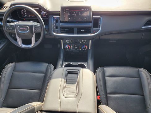 Used 2023 GMC Yukon SLT w/ SLT Premium Package image 15