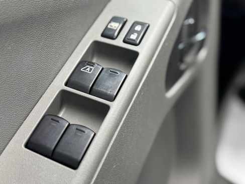 Used 2019 Nissan Frontier SV image 14