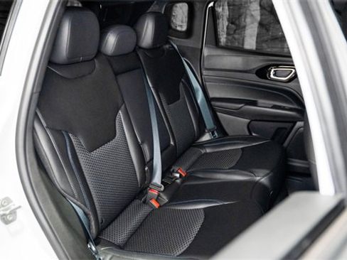 New 2026 Jeep Compass Latitude image 13