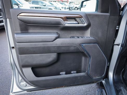 Used 2023 GMC Sierra 1500 SLE image 15