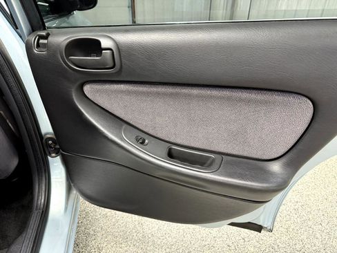 Used 2002 Chrysler Sebring LX image 26