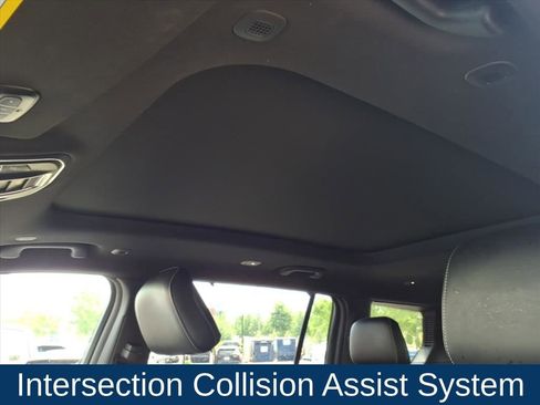 Used 2024 Jeep Grand Cherokee L Limited w/ Luxury Tech Group II image 19