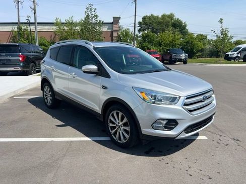 Used 2017 Ford Escape Titanium FWD image 3