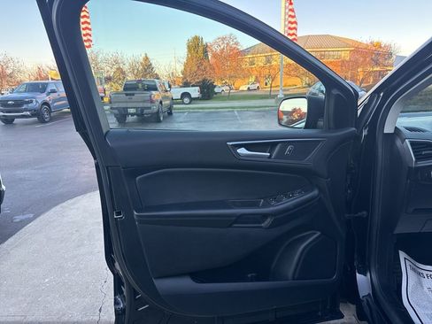 Certified 2022 Ford Edge SE w/ Cargo Accessory Package image 18
