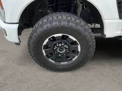 Used 2025 Ford F350 Platinum w/ Platinum Plus Package AWD/4WD image 9