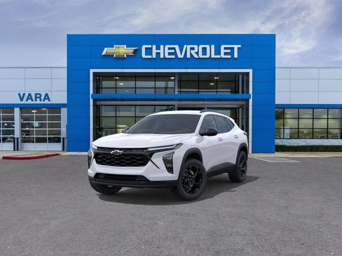 New 2026 Chevrolet Trax LT w/ Driver Confidence Package FWD image 8
