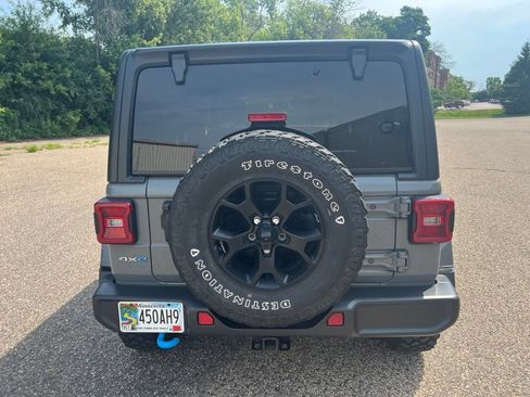Used 2023 Jeep Wrangler Unlimited Sahara w/ Cold Weather Group AWD/4WD image 4
