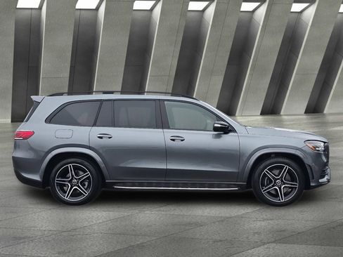 Used 2023 Mercedes-Benz GLS 580 4MATIC image 3