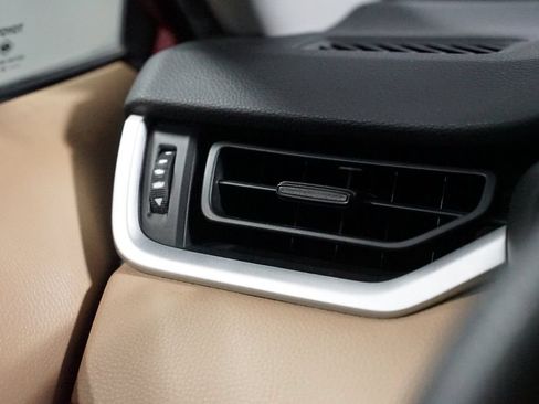 Used 2019 Toyota RAV4 LE FWD image 23