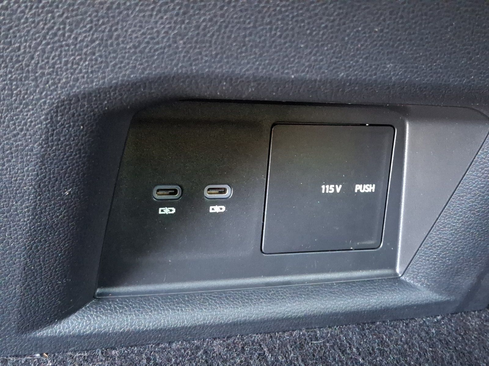 Used 2021 Volkswagen Atlas Cross Sport SE w/ Panoramic Sunroof Package FWD image 12