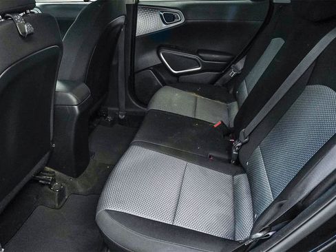 Used 2023 Kia Soul LX image 17