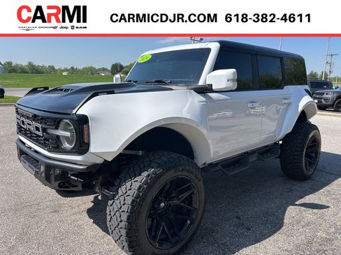 Used 2024 Ford Bronco Badlands AWD/4WD image 3