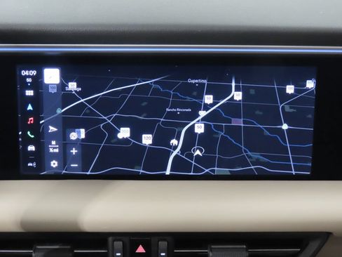 Certified 2025 Porsche Macan 4S Electric AWD/4WD image 28