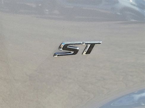 New 2026 Buick Enclave Sport Touring w/ Power Package image 9