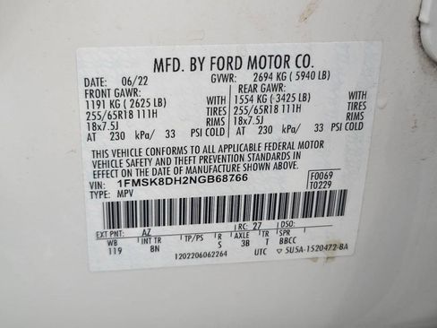 Used 2022 Ford Explorer XLT image 32