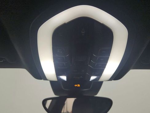 Used 2015 Porsche Macan Turbo image 33