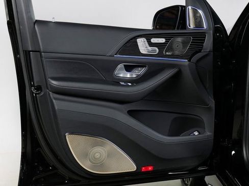 Used 2024 Mercedes-Benz Maybach GLS 600 4MATIC image 32