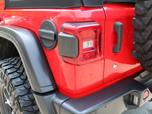 Used 2019 Jeep Wrangler Unlimited Rubicon AWD/4WD image 38