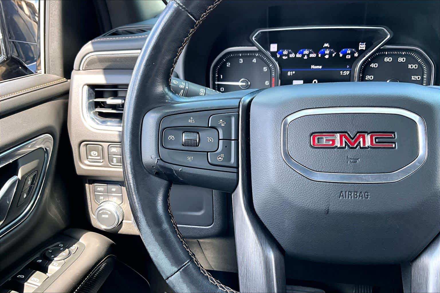 Used 2021 GMC Yukon AT4 w/ AT4 Premium Package AWD/4WD image 24