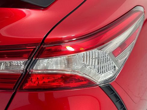 Used 2019 Toyota Camry L image 31