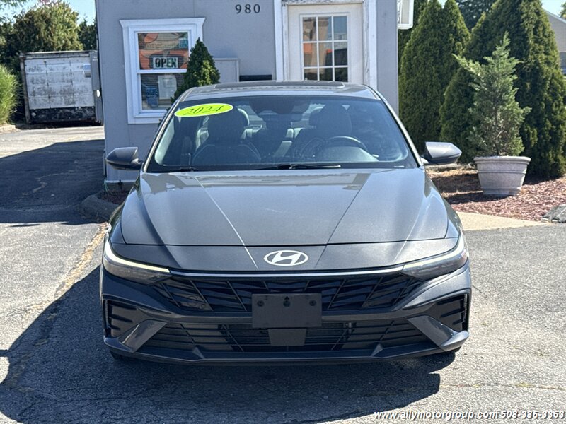 Used 2024 Hyundai Elantra Limited FWD image 2