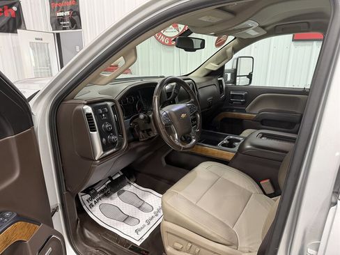 Used 2019 Chevrolet Silverado 2500 LTZ w/ Duramax Plus Package image 6
