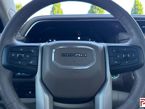Certified 2022 GMC Yukon Denali w/ Denali Premium Package AWD/4WD image 30