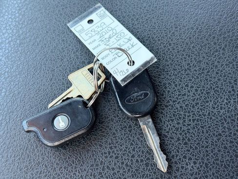 Used 2010 Ford F150 Raptor AWD/4WD image 41