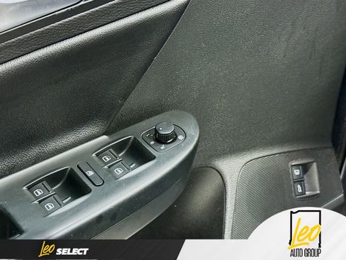 Used 2010 Volkswagen Passat Komfort FWD image 16