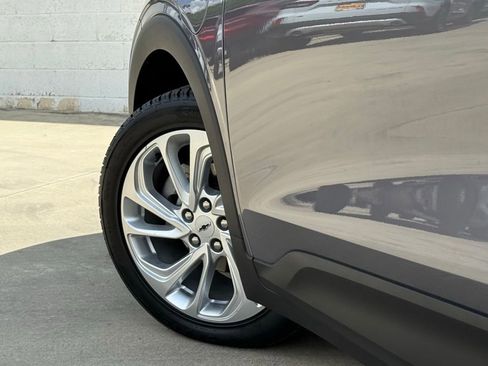 Used 2023 Chevrolet Bolt EUV LT w/ Driver Confidence Package image 17