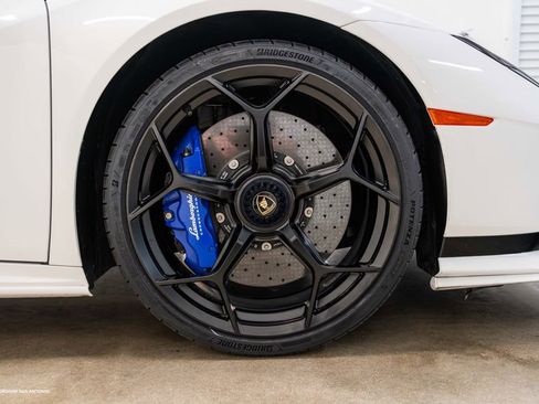 Used 2024 Lamborghini Huracan Tecnica RWD image 9