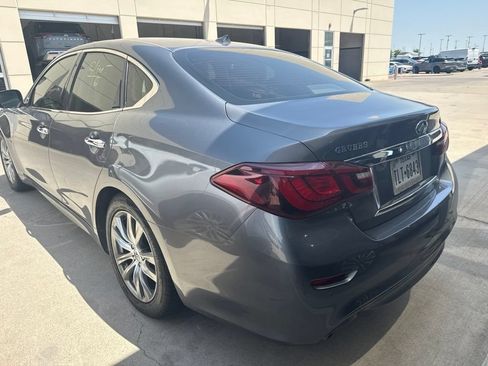 Used 2019 INFINITI Q70 Luxe w/ Proactive Package RWD image 3
