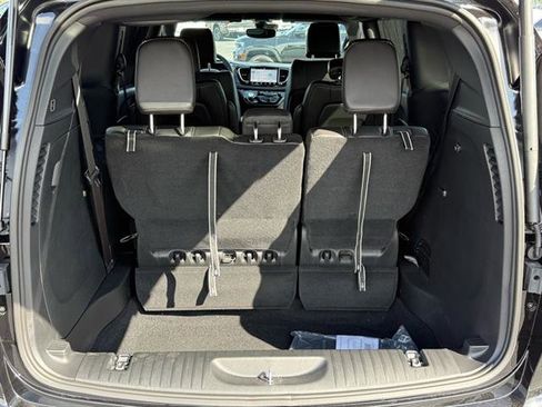 Used 2025 Chrysler Voyager LX FWD image 7