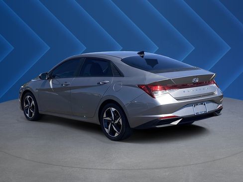 Certified 2023 Hyundai Elantra SEL w/ Convenience Package FWD image 5