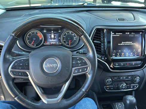 Used 2019 Jeep Cherokee Overland w/ Technology Group image 24