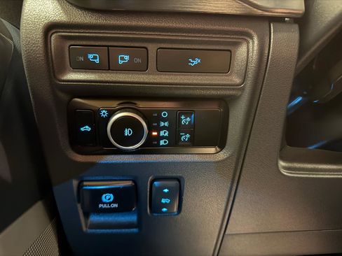 Used 2023 Ford F150 Lariat image 14