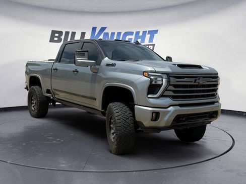 Used 2024 Chevrolet Silverado 2500 High Country w/ High Country Premium Package AWD/4WD image 7