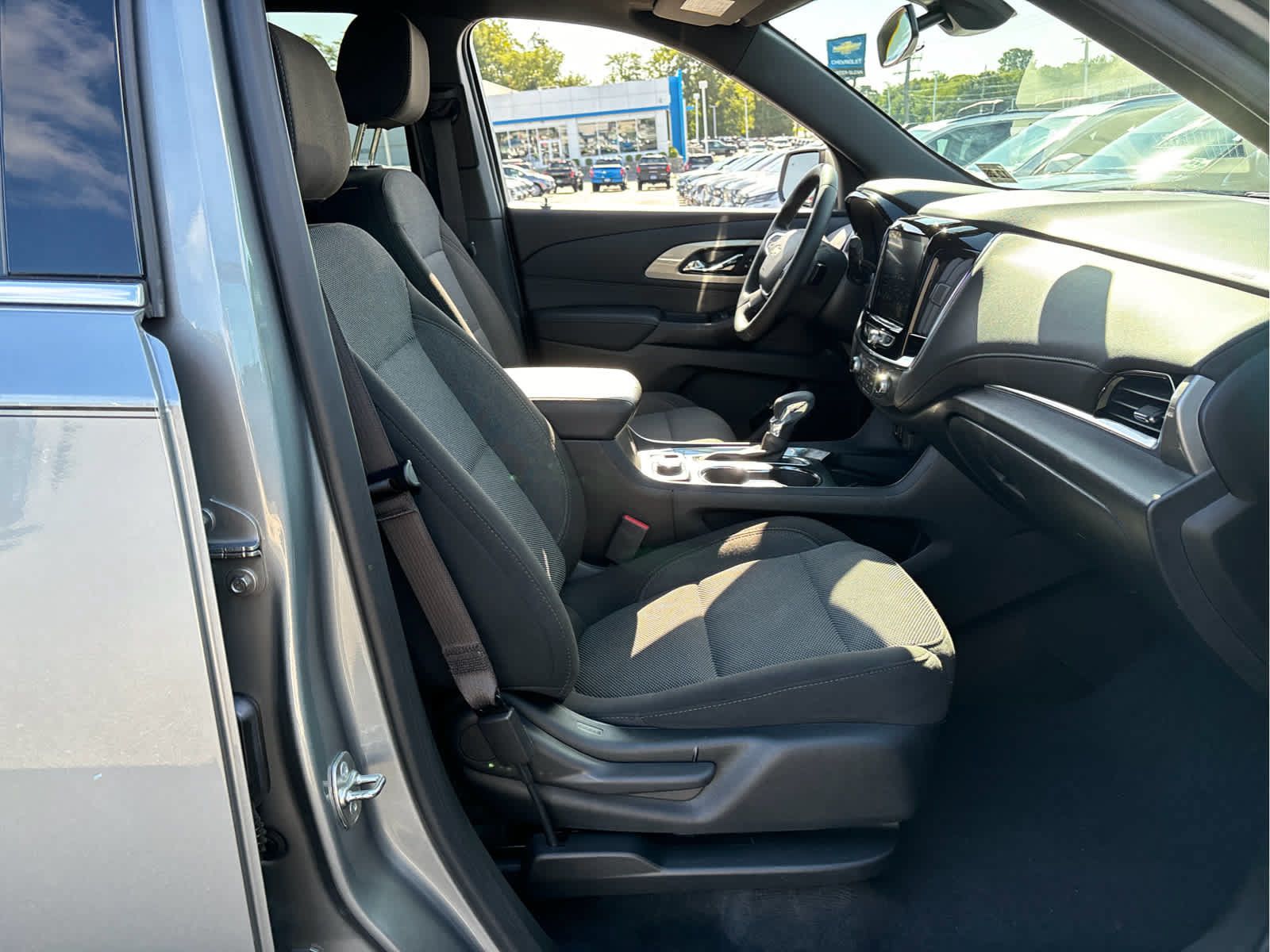 Certified 2023 Chevrolet Traverse LT FWD image 24