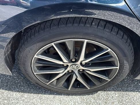 Used 2021 Toyota Camry SE w/ Convenience Package FWD image 7