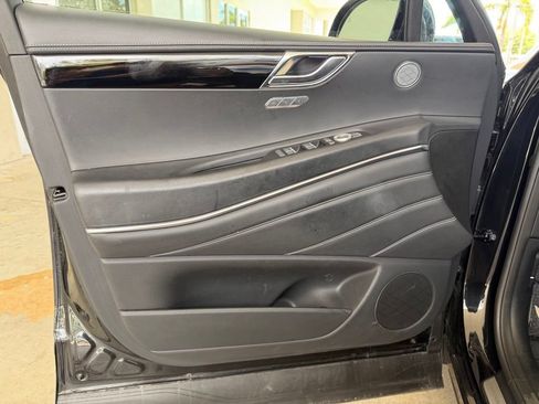 Used 2025 Genesis GV80 2.5T Standard AWD/4WD image 39