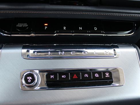 Used 2025 Lincoln Aviator AWD w/ Equipment Group 101A image 23