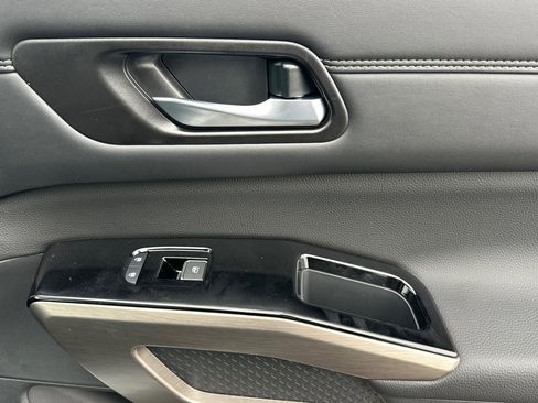 New 2025 Nissan Pathfinder Platinum image 21