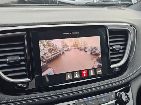 New 2026 Chrysler Pacifica Select image 29