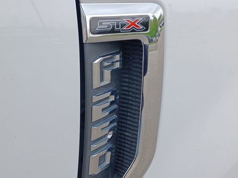 Used 2020 Ford F250 XL w/ STX Appearance Package AWD/4WD image 6