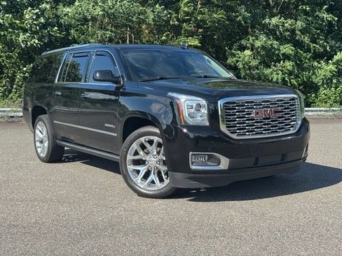 Used 2019 GMC Yukon XL Denali w/ Denali Ultimate Package AWD/4WD image 12