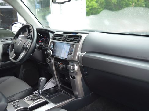 Used 2023 Toyota 4Runner SR5 Premium w/ Moonroof Package RWD image 34
